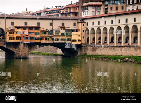 Vasari Corridor: Passageway in Florence 